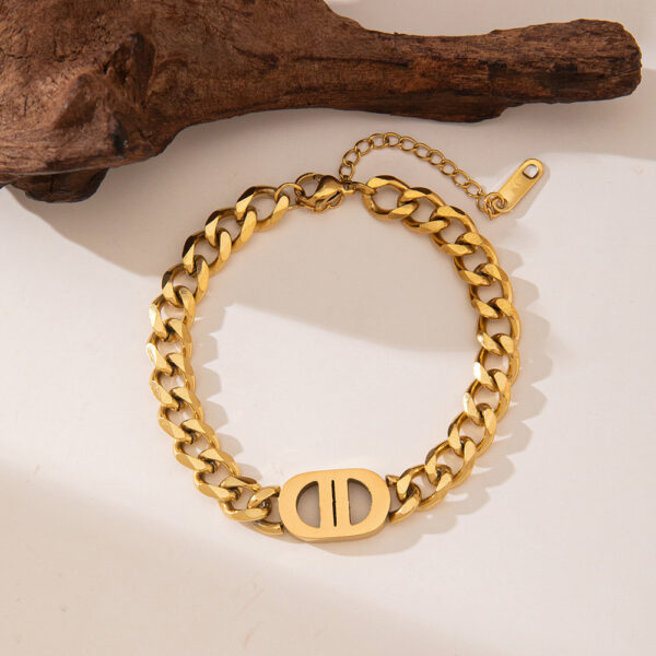 Bracelet Gourmette D en Acier Titane Plaqué Or 18K – Urbain & Élégant