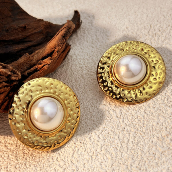 Cercle de Perle” – Boucles d’oreilles rondes & perles (acier inoxydable, style rétro moderne)
