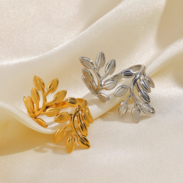 “FEUILLE REBEL” – Bague Feuille Titanium (Style Streetwear Luxe)