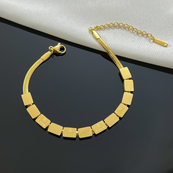 Bracelet Chaîne Serpent Plate “LOVE” – Plaqué Or 18K, Tendance & Inaltérable