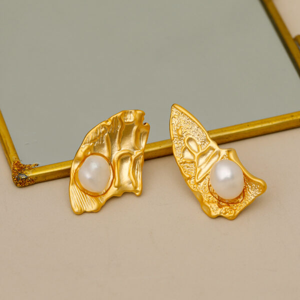 Boucles d’oreilles mates