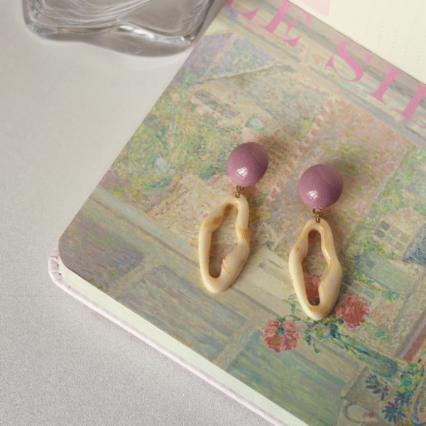 Boucles d’oreilles violettes