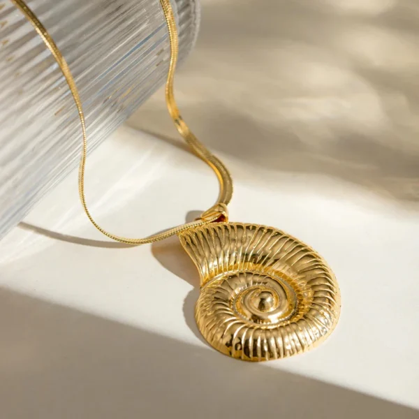 Collier avec Pendentif Coquillage Escargot de Mer