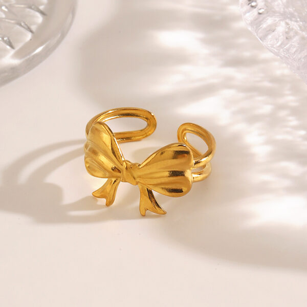 Bague nœud papillon plaqué or 18K – Minimalisme audacieux & style hip-hop chic