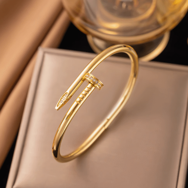 Lien Métallique” – Bracelet Clou Plaqué Or 18K